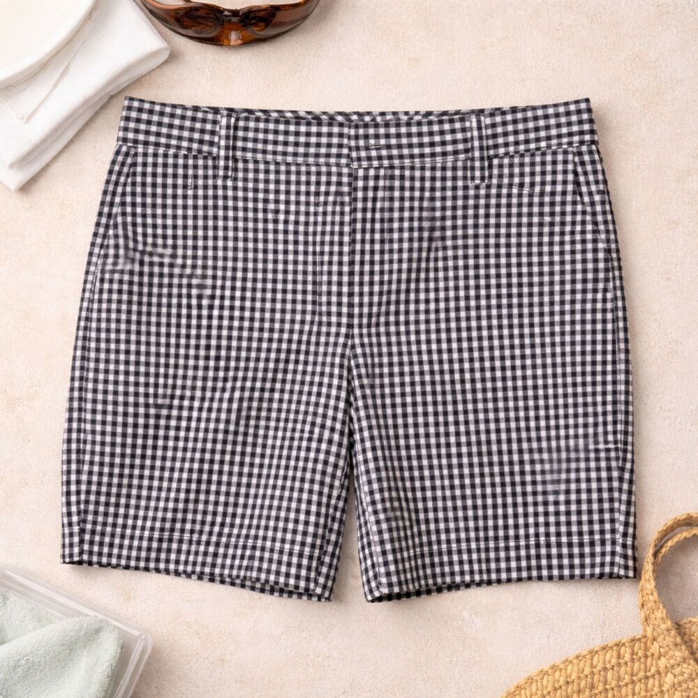 Lands End Shorts Womens size 6 (31x6.5) Black White Checks Bermuda (427)